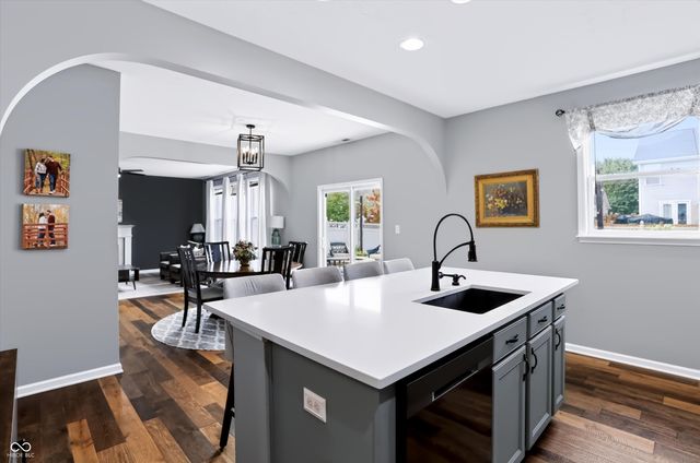 6629 W Deer Hill Drive, Mccordsville, IN 46055