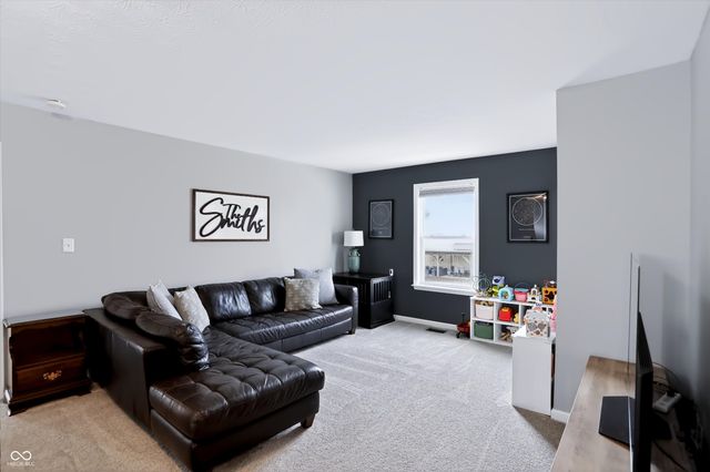 6629 W Deer Hill Drive, Mccordsville, IN 46055
