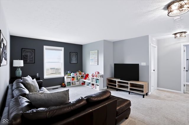 6629 W Deer Hill Drive, Mccordsville, IN 46055
