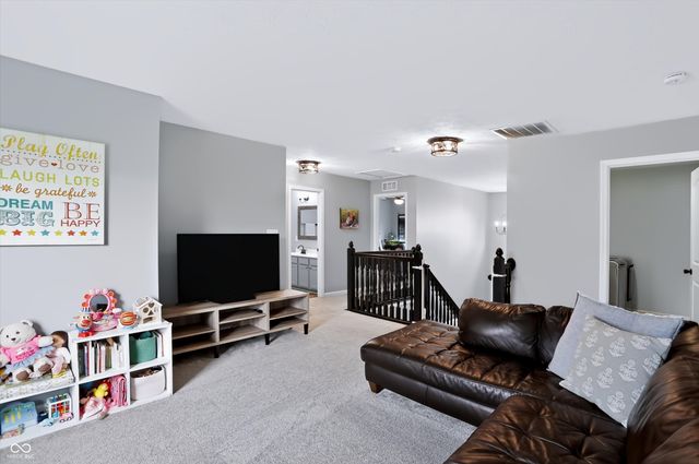 6629 W Deer Hill Drive, Mccordsville, IN 46055