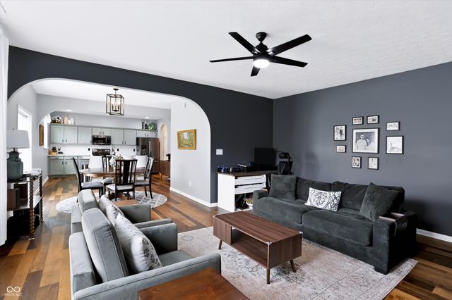 6629 W Deer Hill Drive, Mccordsville, IN 46055