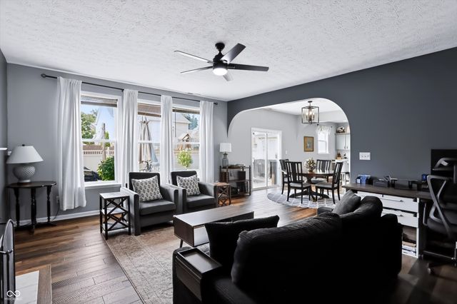 6629 W Deer Hill Drive, Mccordsville, IN 46055