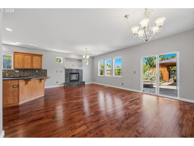 17325 Se SHERMAN St, Portland, OR 97233