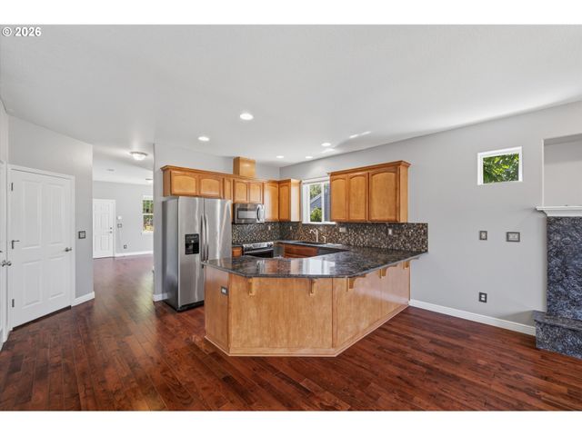 17325 Se SHERMAN St, Portland, OR 97233