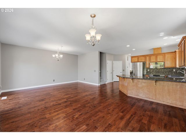 17325 Se SHERMAN St, Portland, OR 97233
