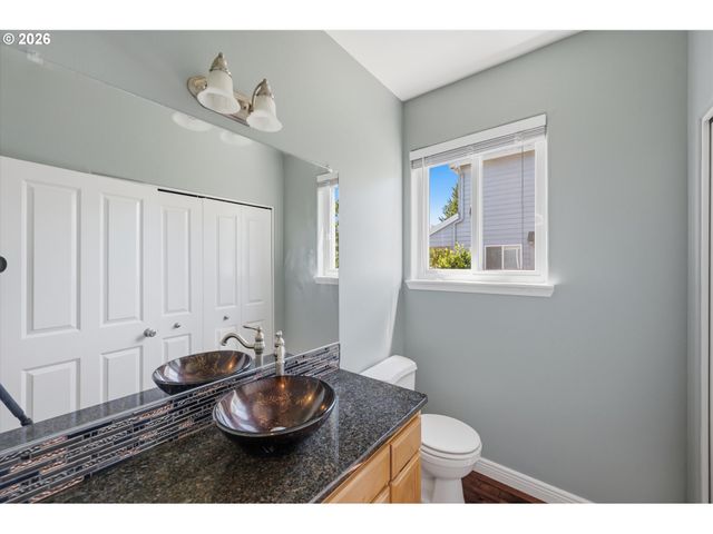 17325 Se SHERMAN St, Portland, OR 97233