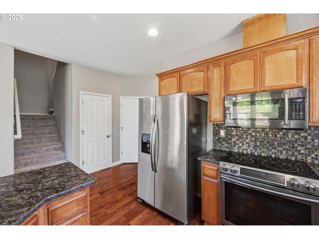 17325 Se SHERMAN St, Portland, OR 97233