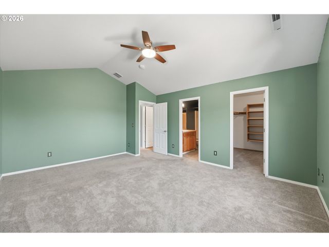 17325 Se SHERMAN St, Portland, OR 97233
