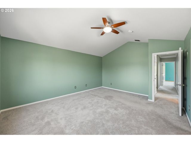 17325 Se SHERMAN St, Portland, OR 97233