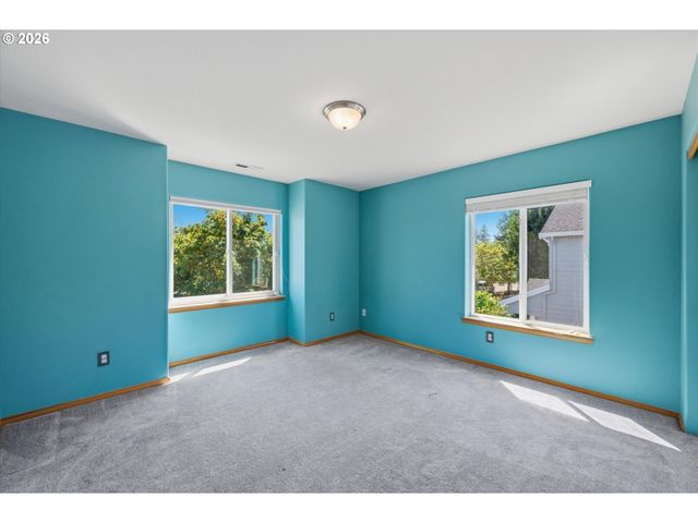 17325 Se SHERMAN St, Portland, OR 97233