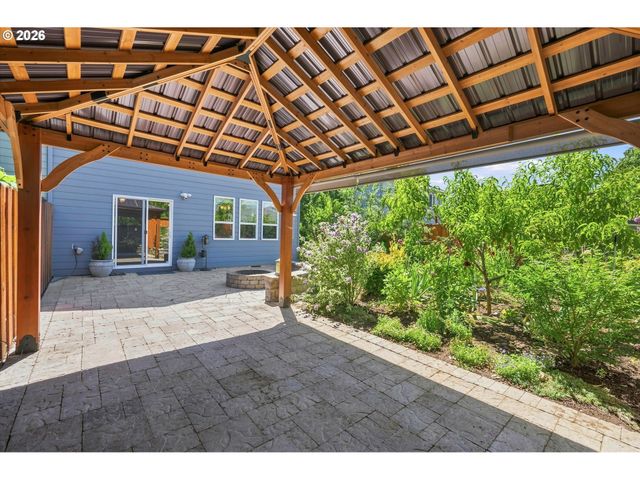 17325 Se SHERMAN St, Portland, OR 97233