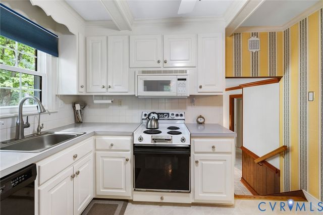 421 Paddington Dr, Midlothian, VA 23114