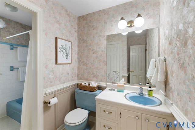 421 Paddington Dr, Midlothian, VA 23114