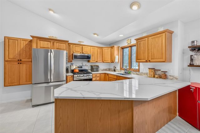 975 Glenwood Avenue, Muskegon, MI 49445