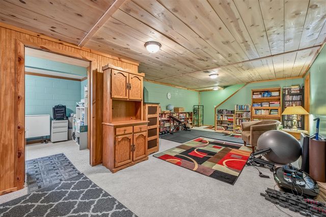 975 Glenwood Avenue, Muskegon, MI 49445