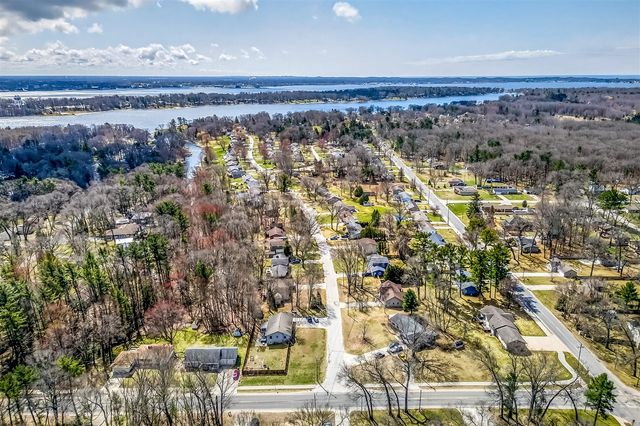 975 Glenwood Avenue, Muskegon, MI 49445