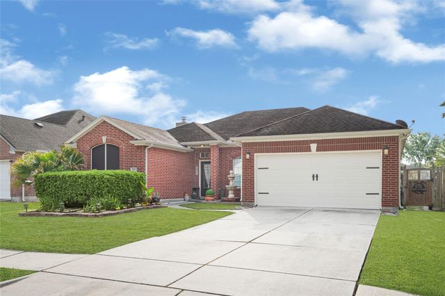 16827 Ship Anchor Drive, Friendswood, TX 77546