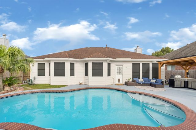 16827 Ship Anchor Drive, Friendswood, TX 77546