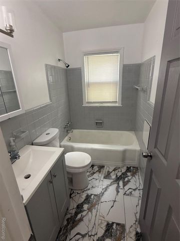 16083 Manning Street, Detroit, MI 48205