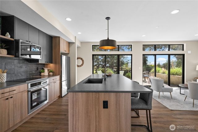 1128 31st Avenue S, Seattle, WA 98144