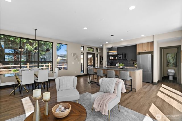 1128 31st Avenue S, Seattle, WA 98144