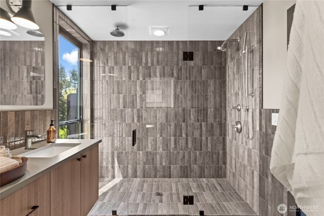 1128 31st Avenue S, Seattle, WA 98144