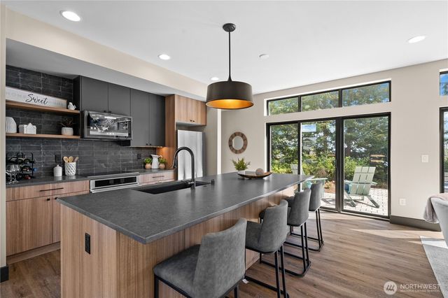 1128 31st Avenue S, Seattle, WA 98144