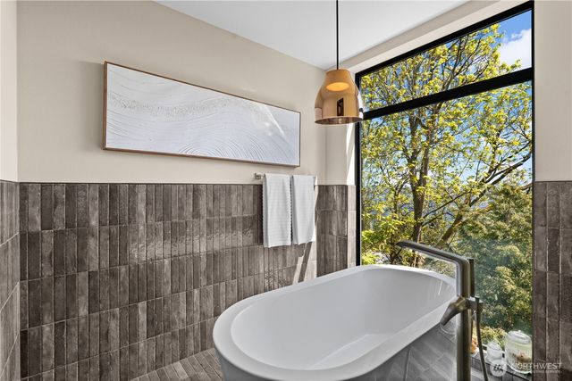 1128 31st Avenue S, Seattle, WA 98144