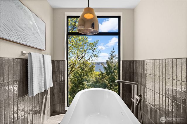 1128 31st Avenue S, Seattle, WA 98144