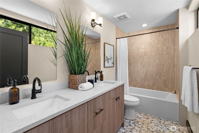 1128 31st Avenue S, Seattle, WA 98144