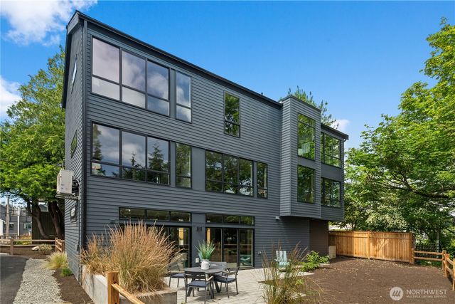 1128 31st Avenue S, Seattle, WA 98144