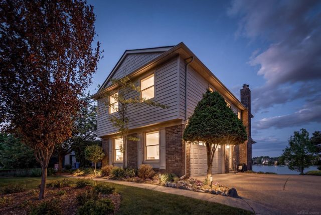 400 Lakes Edge Drive, Oxford Twp, MI 48371