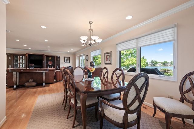 400 Lakes Edge Drive, Oxford Twp, MI 48371