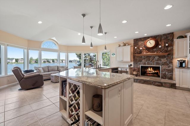 400 Lakes Edge Drive, Oxford Twp, MI 48371