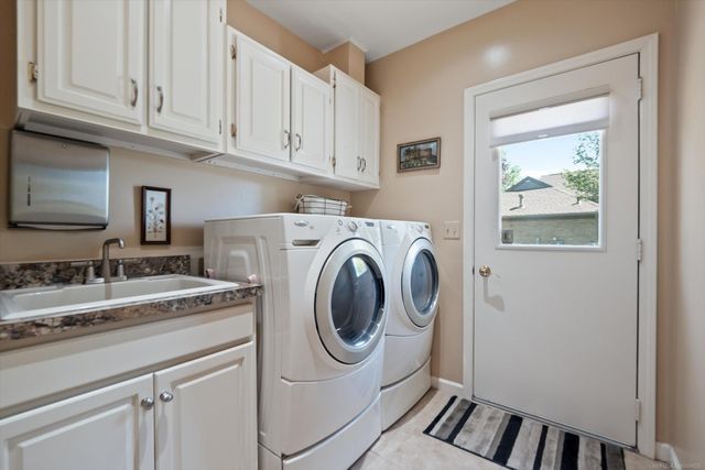 400 Lakes Edge Drive, Oxford Twp, MI 48371