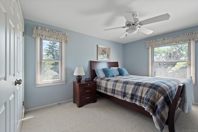 400 Lakes Edge Drive, Oxford Twp, MI 48371