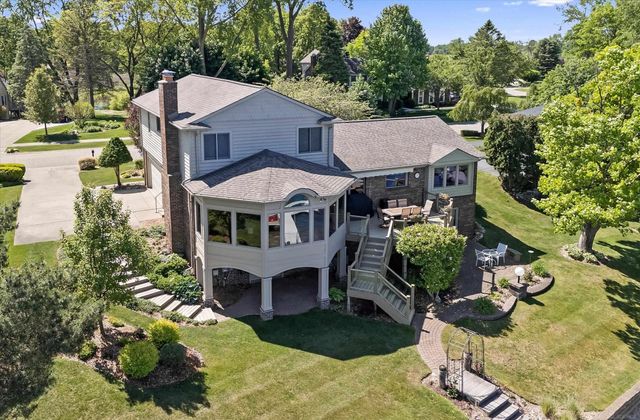 400 Lakes Edge Drive, Oxford Twp, MI 48371