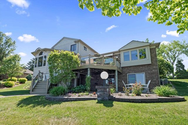 400 Lakes Edge Drive, Oxford Twp, MI 48371