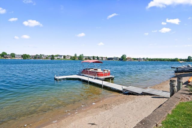 400 Lakes Edge Drive, Oxford Twp, MI 48371