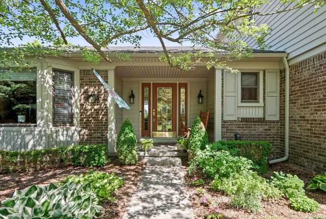 400 Lakes Edge Drive, Oxford Twp, MI 48371