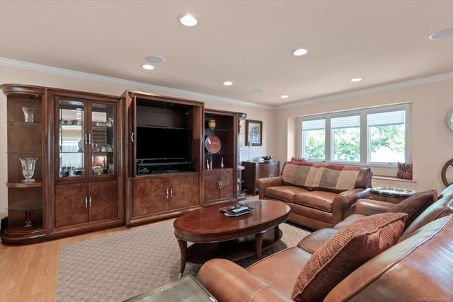 400 Lakes Edge Drive, Oxford Twp, MI 48371