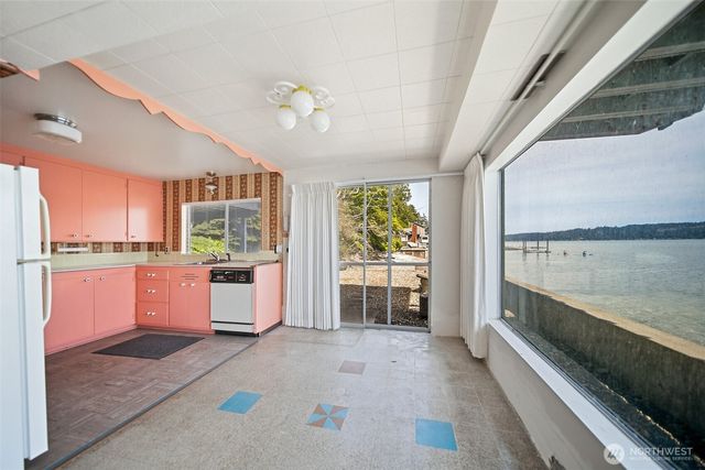 8361 NE North Shore Road, Belfair, WA 98528
