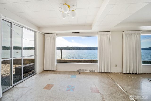 8361 NE North Shore Road, Belfair, WA 98528