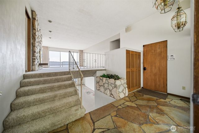 8361 NE North Shore Road, Belfair, WA 98528