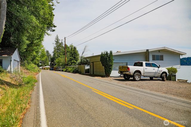 8361 NE North Shore Road, Belfair, WA 98528