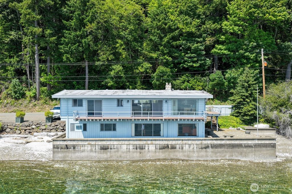 8361 NE North Shore Road, Belfair, WA 98528