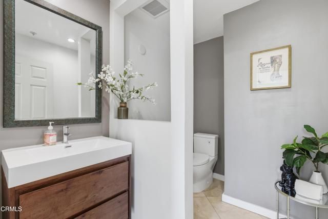 628 South Street B, Glendale, CA 91202