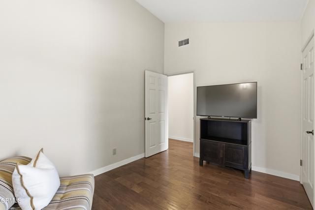 628 South Street B, Glendale, CA 91202