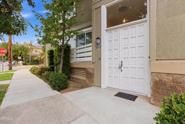 628 South Street B, Glendale, CA 91202
