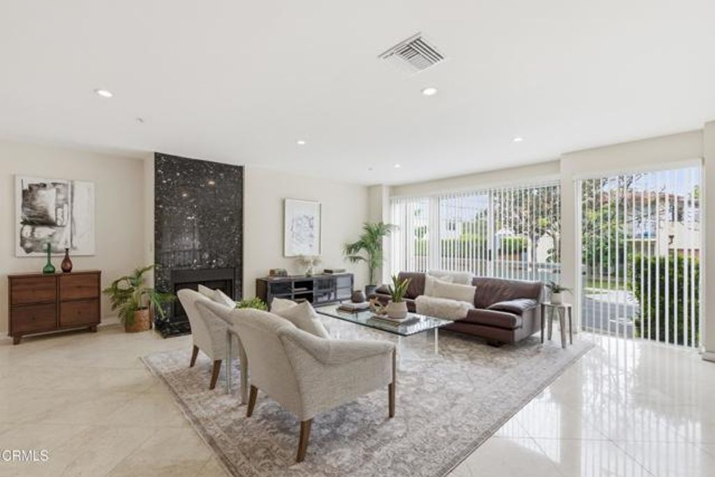 628 South Street B, Glendale, CA 91202